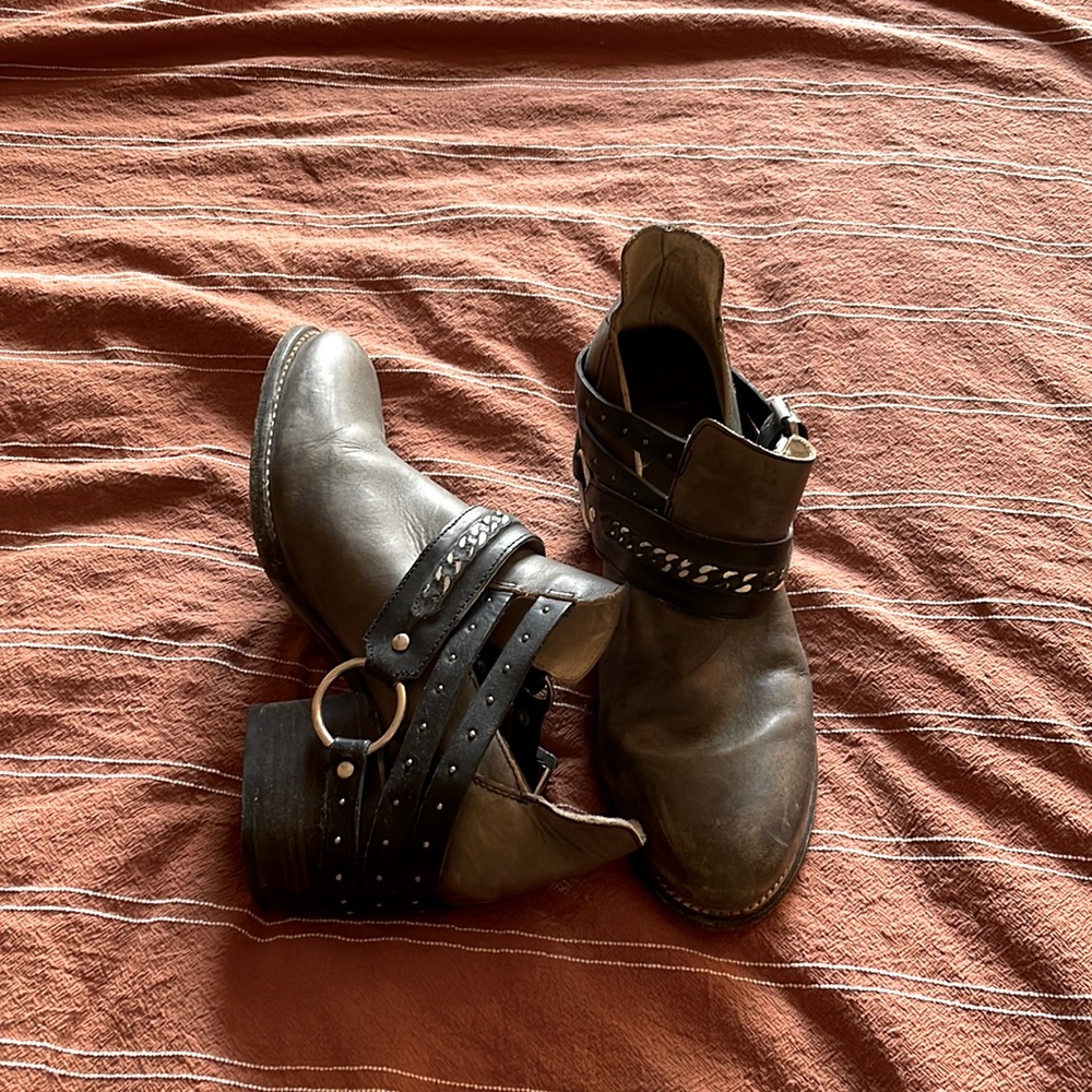 Free bird Colton booties